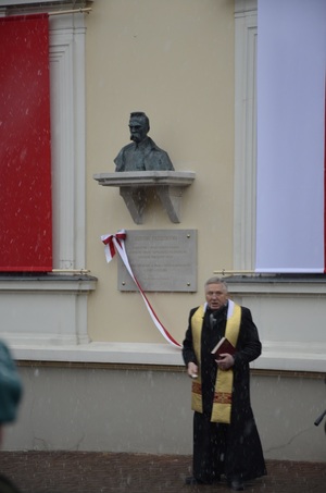 Ks. dr Ireneusz Filcik podczas obchodów 150. rocznicy urodzin Józefa Piłsudskiego w Łańcucie.