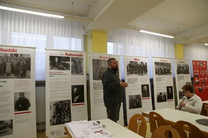 Prezentacja wystawy „Ojcowie Niepodległości“.