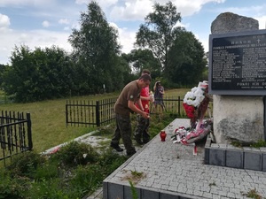Upamiętnienie ofiar ukraińskich nacjonalistów w powiecie lubaczowskim akcją „11 lipca zapal Znicz Pamięci”.