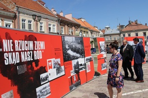 Otwarcie wystawy „Powstała by żyć” w Jarosławiu.