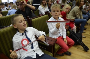 Szkoła Montessori świętują odzyskanie niepodległości.