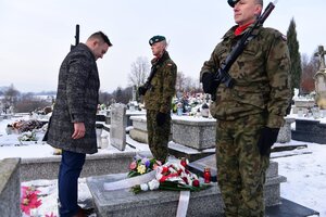 Uroczyste poświęcenie grobu wojennego por. Stanisława Głuszka.
