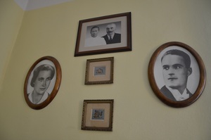 Przekazanie kolekcja rodzinnych fotografii Stefanii Obara do IPN.