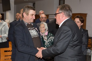 Gumiela Jan odznaczony KWiS przez wiceprezesa IPN Jana Bastera.