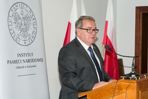 Jan Baster - wiceprezes IPN na uroczystości KWiS w Rzeszowie.