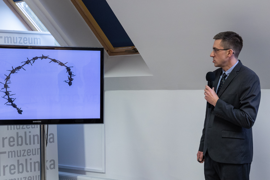 Prok. Marek Rabiega, naczelnik Oddziałowej Komisji Ścigania Zbrodni przeciwko Narodowi Polskiemu w Szczecinie – 27 stycznia 2022. Fot. Mikołaj Bujak (IPN)