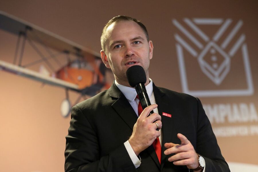 Prezes IPN dr Karol Nawrocki podczas finału pierwszej edycji ogólnopolskiej Olimpiady Gier Planszowych Instytutu Pamięci Narodowej – Warszawa, 15 kwietnia 2023. Fot. Mikołaj Bujak (IPN)