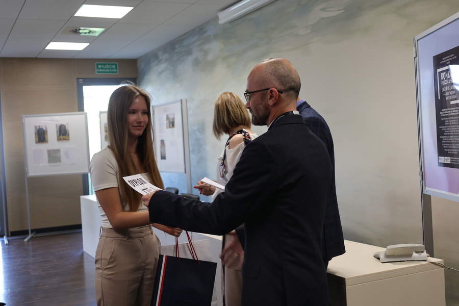 Wręczenie nagród w konkursie fotograficznym „Ocalić od zapomnienia – II wojna światowa w naszym regionie” – Rzeszów, 7 czerwca 2024. Fot. Katarzyna Gajda-Bator (IPN)