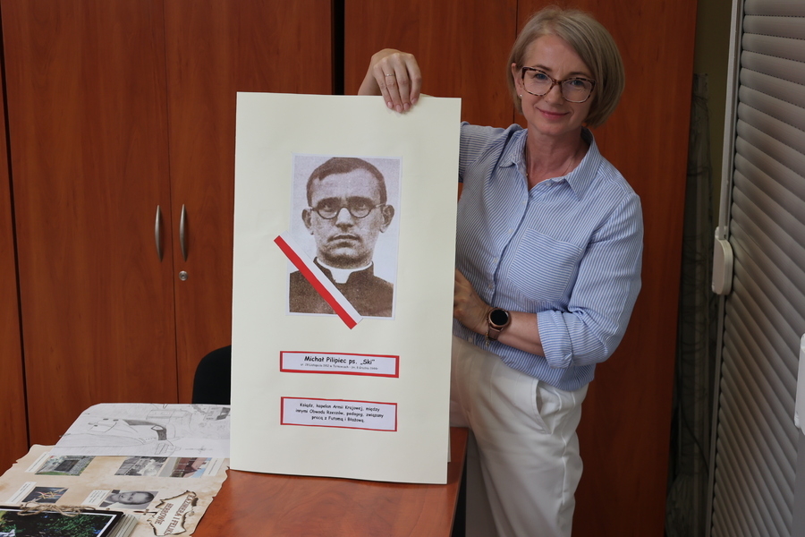 Praca komisji rozstrzygającej wyniki konkursu historycznego „Poznaj i przedstaw historię osób i miejsc związanych z II wojną światową”. Fot IPN O/Rzeszów