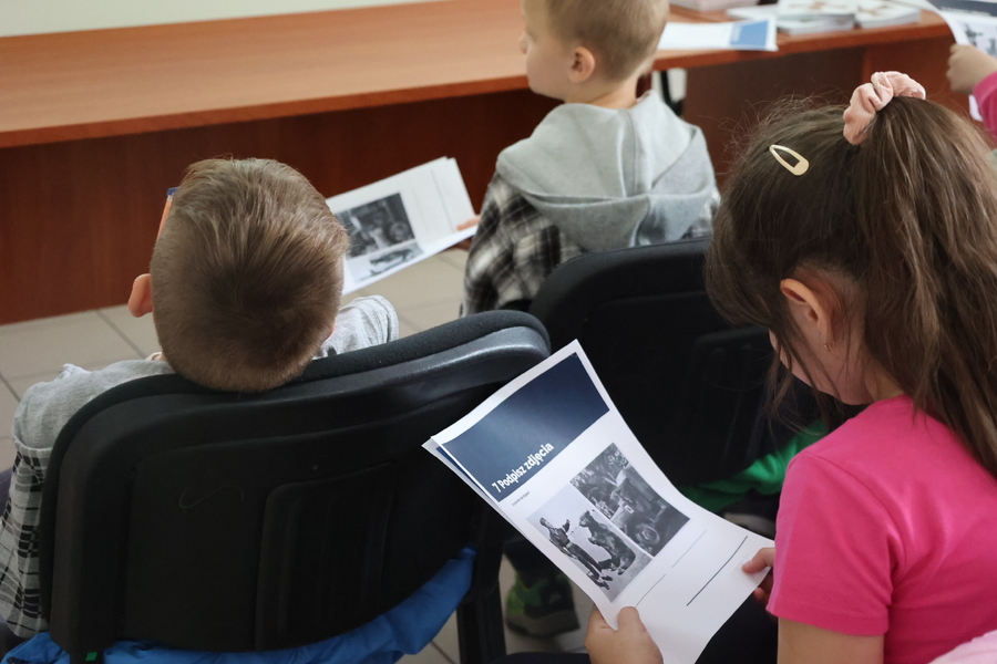 „Historia Misia Wojtka” – zajęcia edukacyjne dla uczniów SP nr 1 w Pstrągowej, 13 czerwca 2024. Fot. Katarzyna Gajda-Bator (IPN)