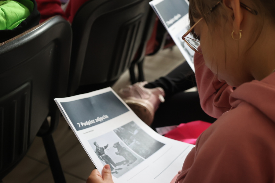 „Historia Misia Wojtka” – zajęcia edukacyjne dla uczniów SP nr 1 w Pstrągowej, 13 czerwca 2024. Fot. Katarzyna Gajda-Bator (IPN)