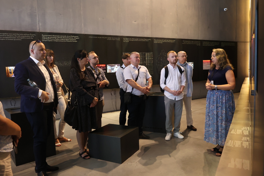 Grupa świętokrzyskich pedagogów i pracowników Delegatury IPN w Kielcach w Markowej – 18 czerwca 2024. Fot. Katarzyna Gajda-Bator (IPN)