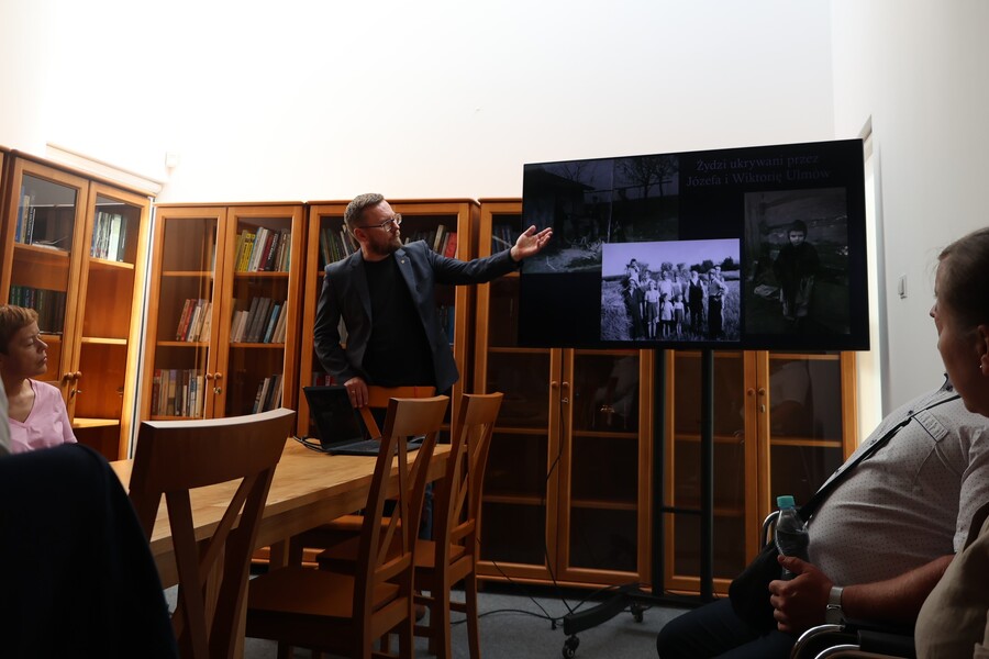 Grupa świętokrzyskich pedagogów i pracowników Delegatury IPN w Kielcach w Markowej – 18 czerwca 2024. Fot. Katarzyna Gajda-Bator (IPN)