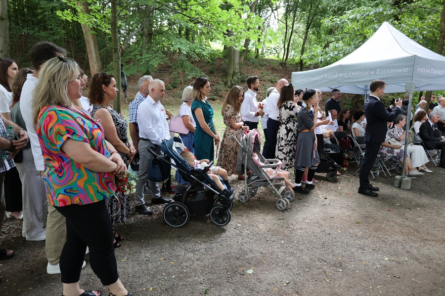 Upamiętnienie przodownika PP Józefa Prokopa – Park Krajobrazowy „Buczyna” w Górze Ropczyckiej 29 czerwca 2024. Fot. Radosław Sołek (IPN)