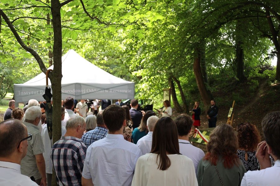 Upamiętnienie przodownika PP Józefa Prokopa – Park Krajobrazowy „Buczyna” w Górze Ropczyckiej 29 czerwca 2024. Fot. Radosław Sołek (IPN)