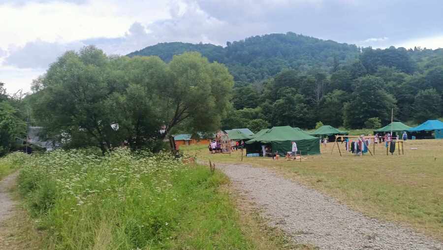 Zajęcia edukacyjne podczas obózu historycznego w Bieszczadach – Nasiczne,1 lipca 2024. Fot. Marcin Bukała (IPN)