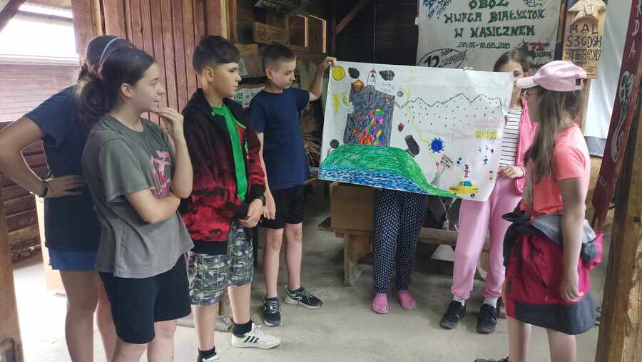 Zajęcia edukacyjne podczas obózu historycznego w Bieszczadach – Nasiczne,1 lipca 2024. Fot. Marcin Bukała (IPN)