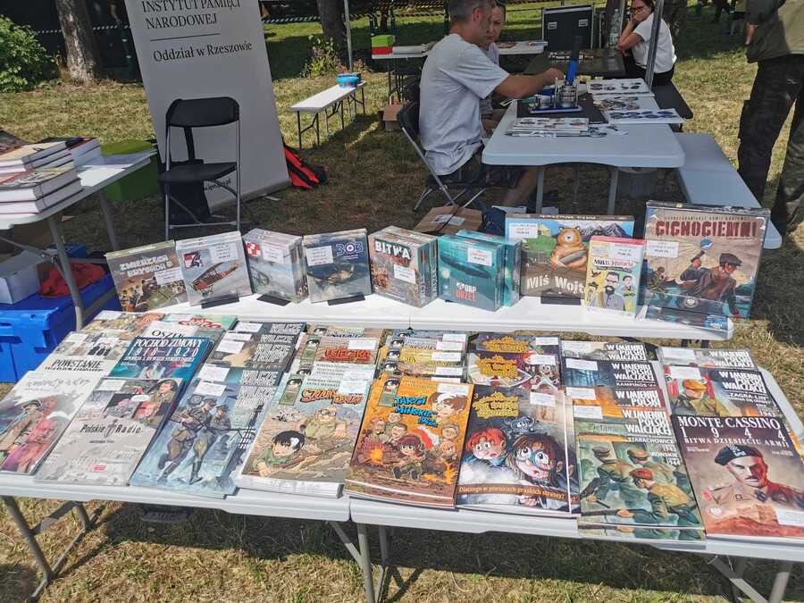 Stoisko edukacyjne IPN na święcie 24. Pułku Ułanów – Kraśnik, 7 lipca 2024. Fot. IPN Rzeszów