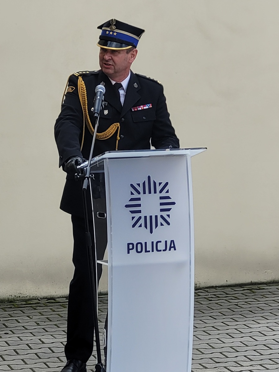 Odsłonięcie tablicy poświęconej pamięci funkcjonariuszy Policji Państwowej związanych z powiatem strzyżowskim –Strzyżów, 23 lipca 2024. Fot Hubert Bury (IPN)