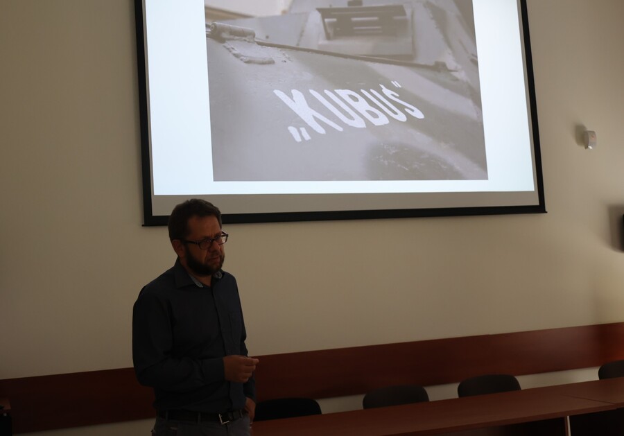 Prelekcja „Kubuś” – legendarny samochód pancerny z Powstania Warszawskiego dla seniorów – Rzeszów, 1 sierpnia 2024. Fot. Katarzyna Gajda-Bator (IPN)