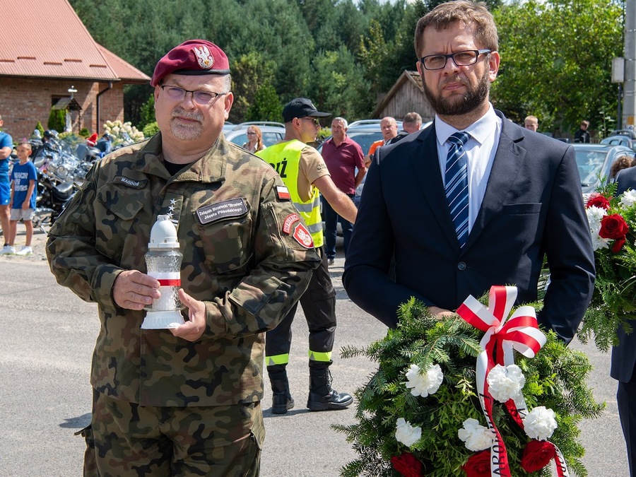 Dr Jacek Magdoń i dr Mirosław Surdej podczas upamiętnienia walk z sowieckim okupantem w Bliźnie – 4 sierpnia 2024