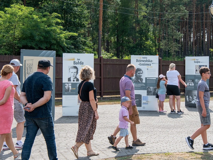 Prezentacja wystawy IPN „Pokolenie Baczyńskiego” w Bliźnie – 4 sierpnia 2024