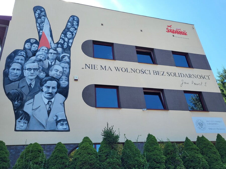 Mural poświęcony pamięci ludzi Solidarności powstał w Rzeszowie. Fot. Maria Rejman (IPN)