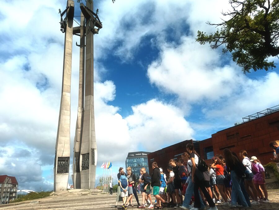 Obozu historyczno- patriotyczny w Gdańsku dla laureatów konkursu „Poznaj i przedstaw historię osób i miejsc związanych z II wojną światową”. Fot. IPN Gdańsk.