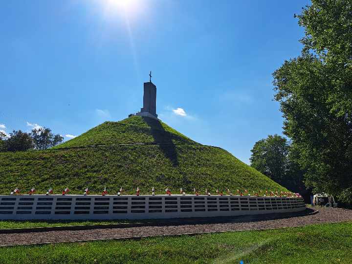 Obchody 104. rocznicy bitwy pod Zadwórzem. Fot. Jacek Magdoń (IPN)