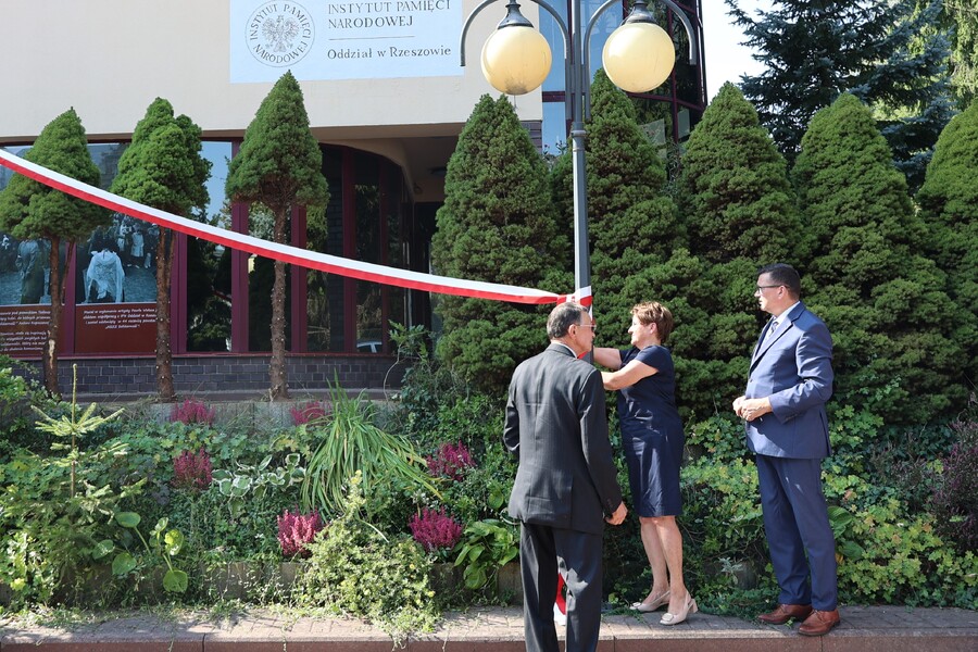 Odsłonięcie muralu poświęconego pamięci ludzi Solidarności w Rzeszowie