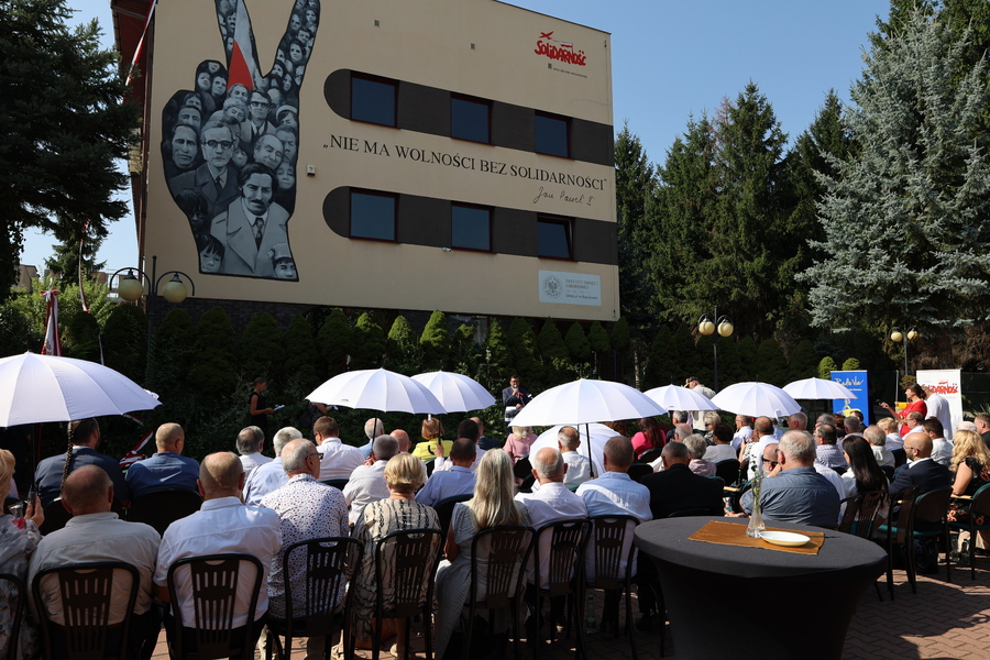 Odsłonięcie muralu poświęconego pamięci ludzi Solidarności w Rzeszowie