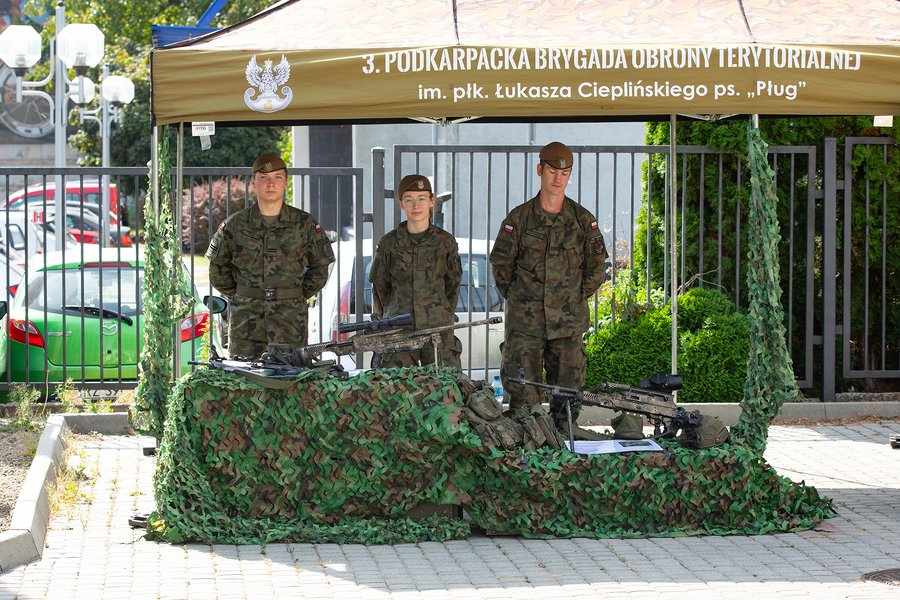 Obchody 85. rocznicy obrony Rzeszowa i odsłonięcie gabloty z ziemię z pól bitewnych 24. Pułku Ułanów im. Hetmana Wielkiego Koronnego Stanisława Żółkiewskiego – Rzeszów, 9 września 2024. Fot. Igor Witowicz (IPN)