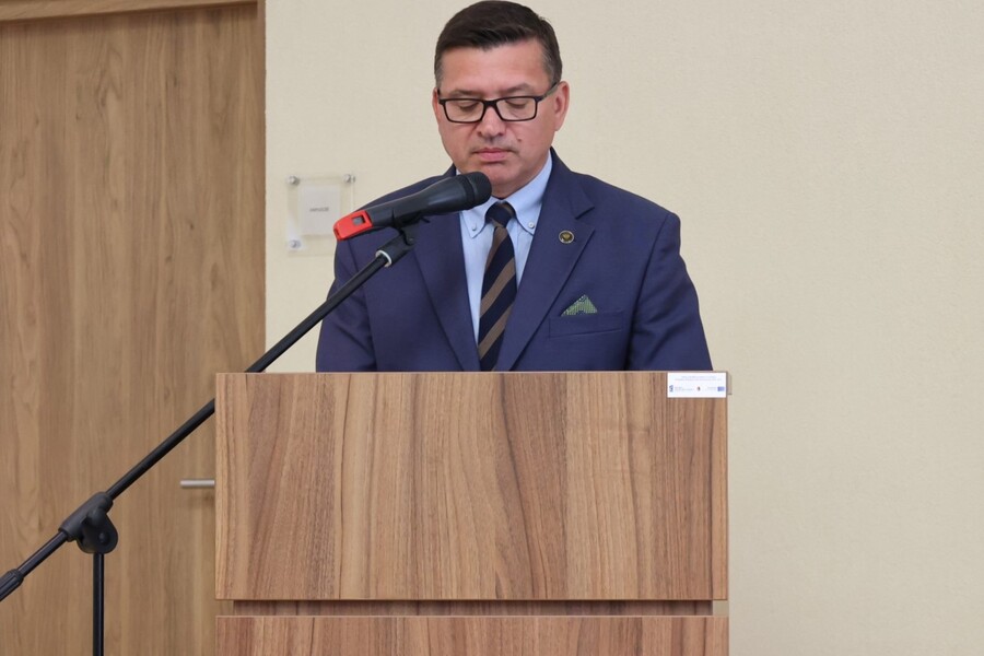 Dr hab. Dariusz Iwaneczko  podczas sesji  „Ksiądz Jerzy Popiełuszko i pamięć o nim w Stalowej Woli” – Stalowa Wola, 19 września 2024. Fot. Katarzyna Gajda-Bator (IPN)