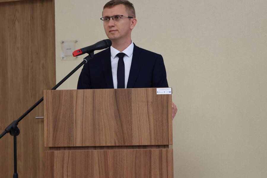 Dr Marcin Bukała podczas sesji  „Ksiądz Jerzy Popiełuszko i pamięć o nim w Stalowej Woli” – Stalowa Wola, 19 września 2024. Fot. Katarzyna Gajda-Bator (IPN)