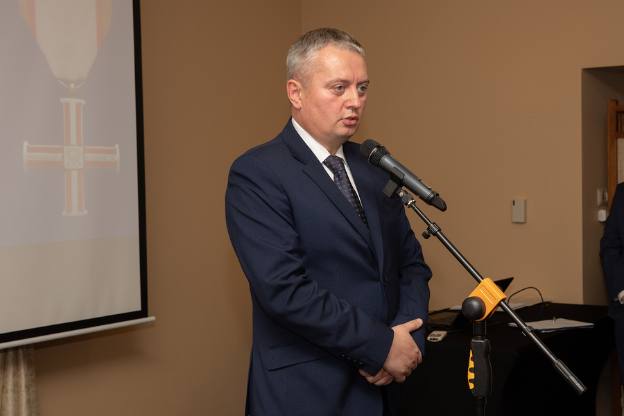 Tomasz Lorenc wicewojewoda podkarpacki na uroczystości wręczenia Krzyży Wolności i Solidarności – Rzeszów, 11 października 2024. Fot. Igor Witowicz (IPN))