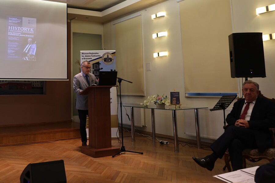 Prezentację publikacji „Historyk i świadek historii. Księga dedykowana Profesorowi Janowi Drausowi” – Brzozów, 15 września 2024. Fot. Marcin Bukała (IPN)