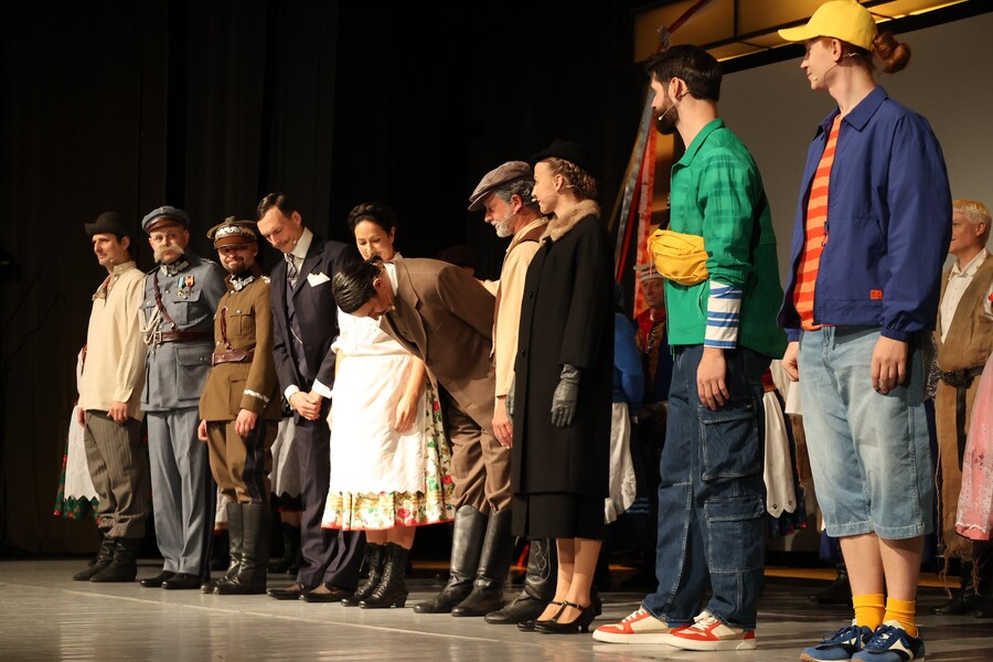 Spektakl „Trzy razy ON. Rzecz o Wincentym Witosie” w reż. Leszka Zduna – Przeworsk, 17 października. Fot. Katarzyna Gajda-Bator (IPN)