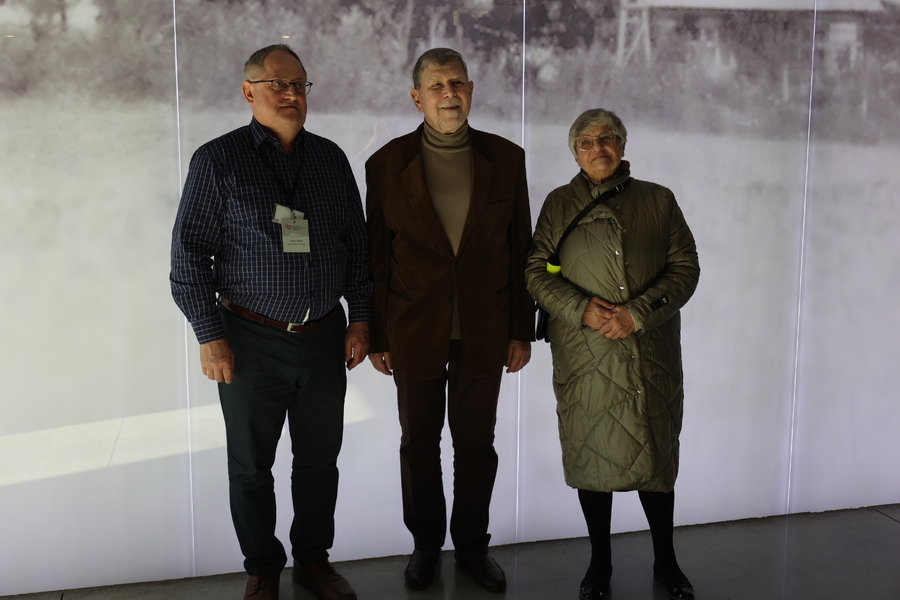 Uczestnicy ogólnopolskiego zjazdu szkół noszących imię Wincentego Witosa z wizytą w Markowej, 18 października 2024. Fot. Katarzyna Gajda-Bator (IPN)