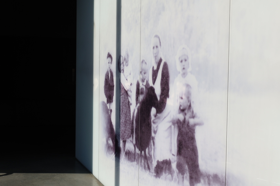 Uczestnicy ogólnopolskiego zjazdu szkół noszących imię Wincentego Witosa z wizytą w Markowej, 18 października 2024. Fot. Katarzyna Gajda-Bator (IPN)