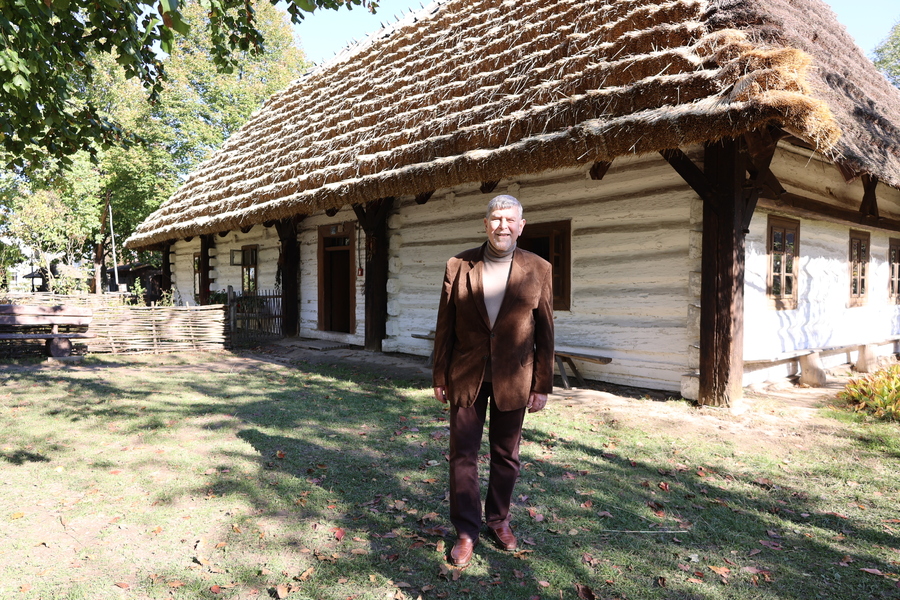 Uczestnicy ogólnopolskiego zjazdu szkół noszących imię Wincentego Witosa z wizytą w Markowej, 18 października 2024. Fot. Katarzyna Gajda-Bator (IPN)