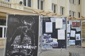 Prezentowana wystawa „Stan wojenny” przygotowana przez rzeszowski oddział IPN. Fot. K. Gajda-Bator.