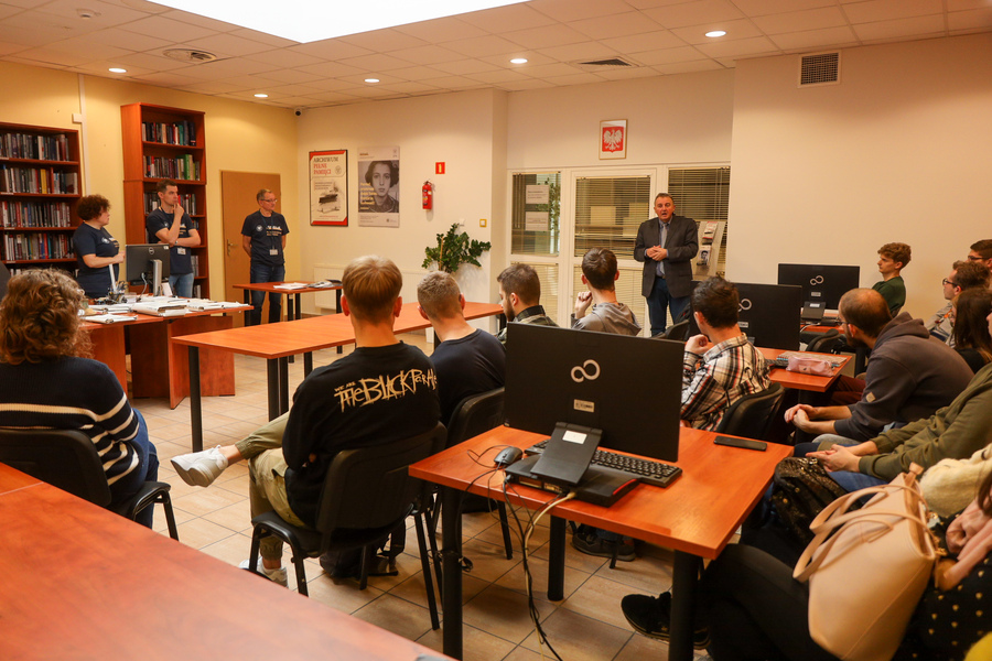 Prezentacja projektu „straty.pl” i zajęcia archiwalne ze studentami Uniwersytetu Rzeszowskiego - Rzeszów, 31 października 2024 r. Fot. IPN Rzeszów