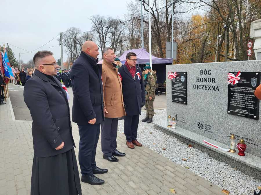 Odsłonięcie tablic pamiątkowych Żołnierzy Polskich Sił Zbrojnych na Zachodzie – Urzejowice, 10 listopada 2024 r. Fot. Maria Rejman (IPN)