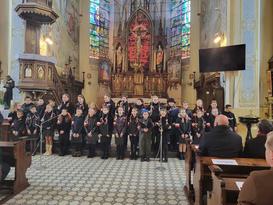 Odsłonięcie tablic pamiątkowych Żołnierzy Polskich Sił Zbrojnych na Zachodzie – Urzejowice, 10 listopada 2024 r. Fot. Maria Rejman (IPN)