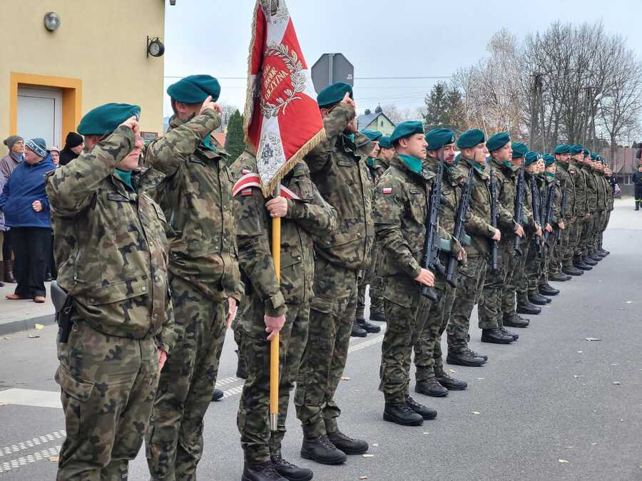 Odsłonięcie tablic pamiątkowych Żołnierzy Polskich Sił Zbrojnych na Zachodzie – Urzejowice, 10 listopada 2024 r. Fot. Maria Rejman (IPN)