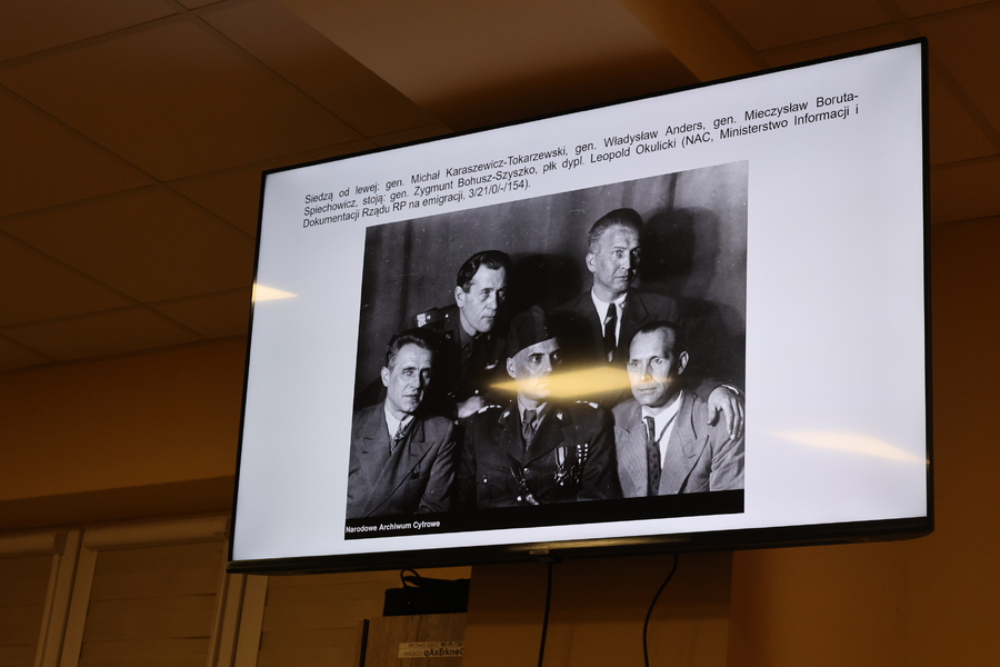 Wieczór patriotyczny z bohaterem gen. Zygmuntem Bohusz -Szyszko w roli głównej – Łąka, 11 listopada 2024. Fot. Katarzyna Gajda-Bator (IPN)