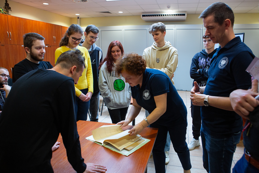 Zajęcia archiwalne ze studentami Uniwersytetu Rzeszowskiego – Rzeszów, 14 listopada 2024. Fot. Igor Witowicz (IPN)