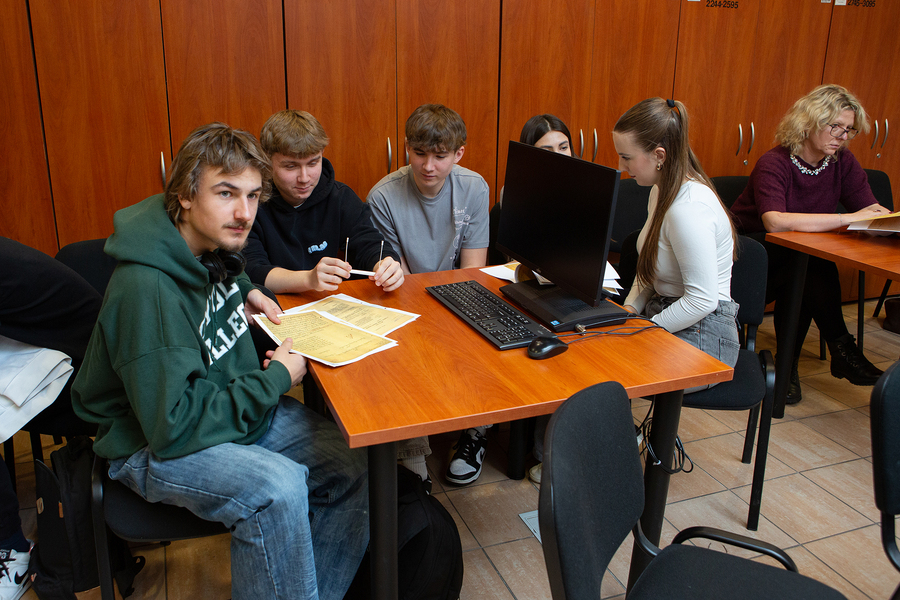 Warsztaty archiwalne z uczniami I Liceum Ogólnokształcącego w Łańcucie – Rzeszów, 15 listopada 2024.Fot. Igor Witowicz (IPN)