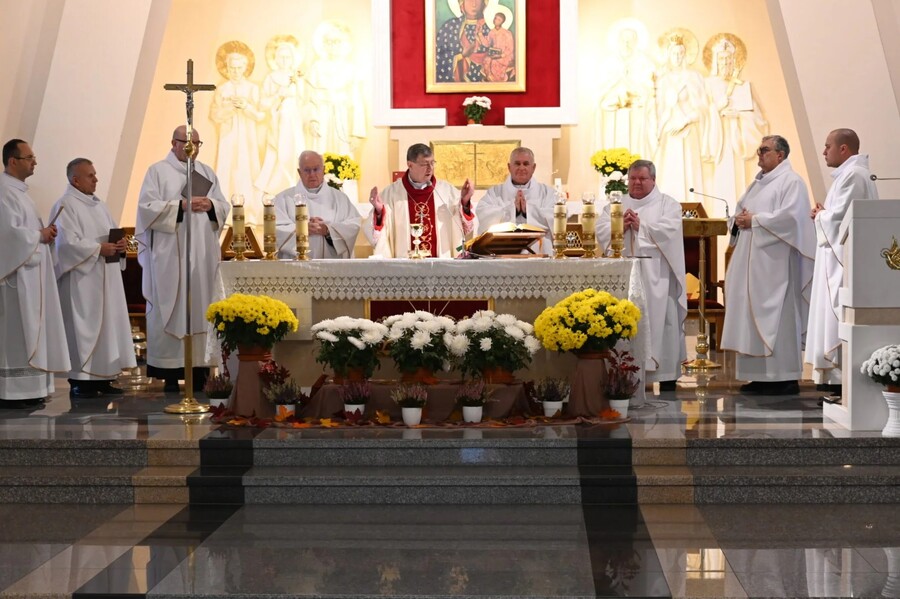 Modlitwa i sesja poświęcona błogosławionemu ks. Jerzemu Popiełuszko  – Jarosław, 15 listopada 2024. Fot. Starostwo Powiatowe w Jarosławiu