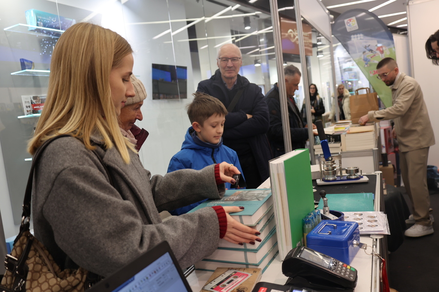 Stoisko IPN na Świątecznych Targach Książki – Rzeszów, 22 listopada 2024. Fot. Katarzyna Gajda-Bator (IPN)